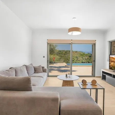Chriselia - 3 Bedrooms With Sea Access Вилла Vathi (Meganisi)