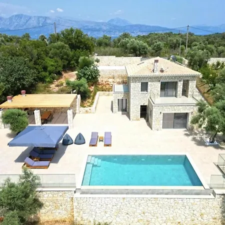 Chriselia - 3 Bedrooms With Sea Access Vathi (Meganisi)