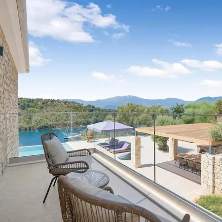 Вилла Chriselia - 3 Bedrooms With Sea Access *