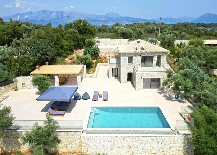 Chriselia - 3 Bedrooms With Sea Access Vathi (Meganisi)