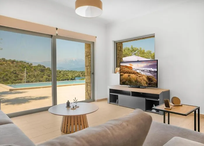 Chriselia - 3 Bedrooms With Sea Access
