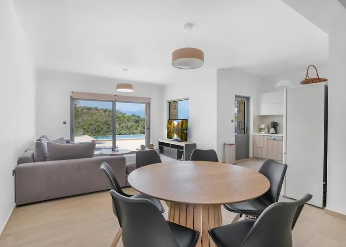 Villa Chriselia - 3 Bedrooms With Sea Access Vathi (Meganisi)