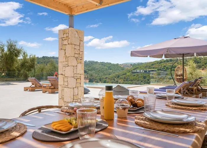 Chriselia - 3 Bedrooms With Sea Access Vathi (Meganisi)